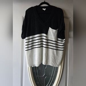 BiBi Black & White Striped V-Neck Knit Oversized Sweater – Size Small